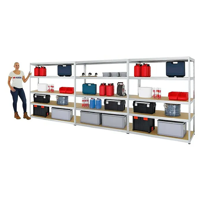 Proregal Schwerlastregal Mega Deal Giant Elephant - Traglast pro Boden: 200 kg, Anzahl Böden: 5 Stk., Stecken, Verzinkt - Regalsystem mit viel Stauraum, ideal für Werkstatt oder Lager, präsentiert mit einer Person zur Größenveranschaulichung.
