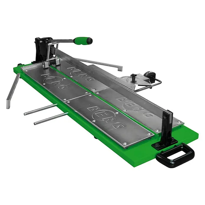 Berg Handfliesenschneider BTC 900 - Max. Schnittlänge: 900 mm - Eine Fliesenschneidmaschine von Berg, mit grüner Basis und silbernen Auflageflächen, ideal für präzise Schnitte.