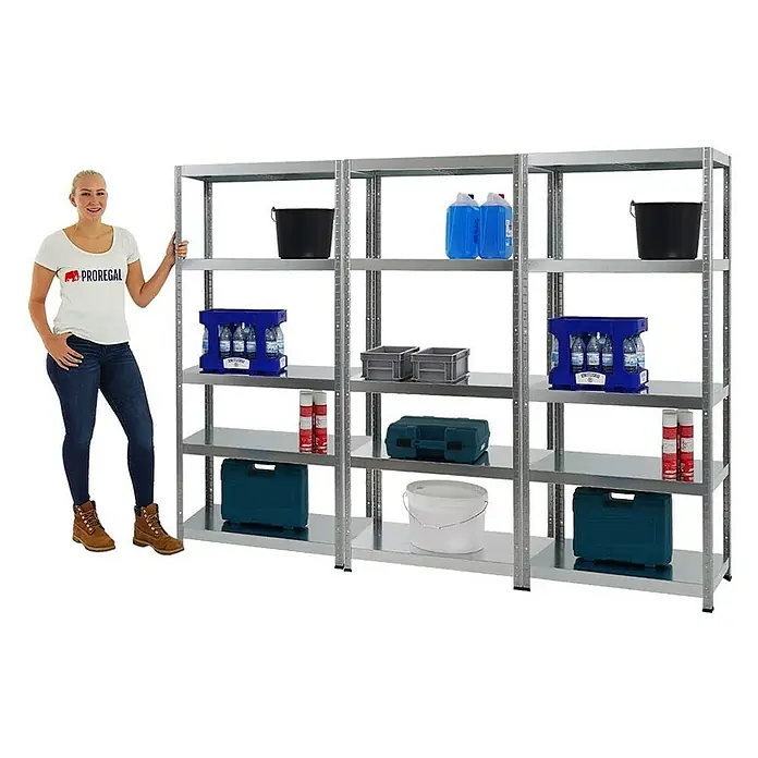 Proregal Metallregal Mega Deal Steel Eagle - Traglast pro Boden: 130 kg, Anzahl Böden: 5 Stk., Stecken, Verzinkt - Ein geräumiges, modulares Regalsystem aus Metall mit vier Ebenen, beladen mit verschiedenen Gegenständen.