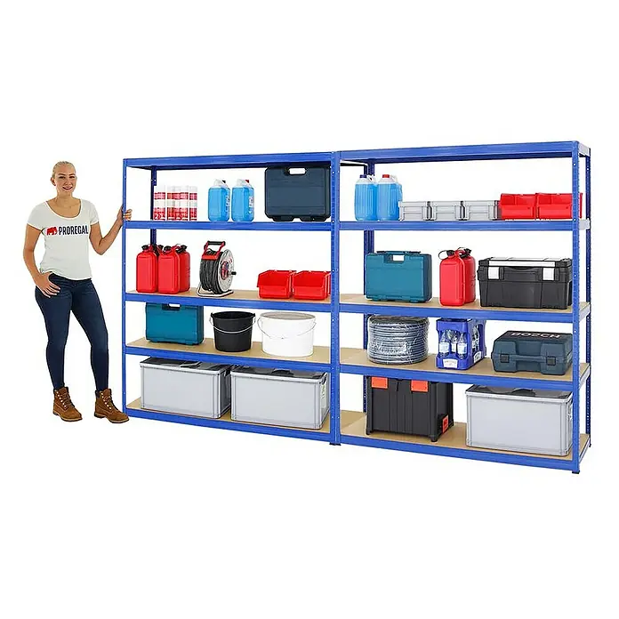 Proregal Schwerlastregal Mega Deal Giant Elephant - H x B x T: 180 x 150 x 45 cm, Traglast pro Boden: 200 kg, Anzahl Böden: 5 Stk., Stecken, Blau - Das Bild zeigt ein blaues Lagerregal mit fünf Ebenen, das mit verschiedenen Gegenständen wie Behältern und Kanistern gefüllt ist.