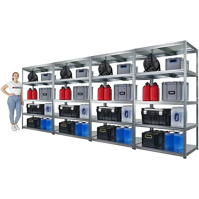 Proregal Metallregal Mega Deal Steel Eagle - Traglast pro Boden: 130 kg, Anzahl Böden: 5 Stk., Stecken, Verzinkt - Ein großes, silbernes Schwerlastregal mit mehreren Fächern, gefüllt mit Kisten, Kanistern und Kabelrollen.