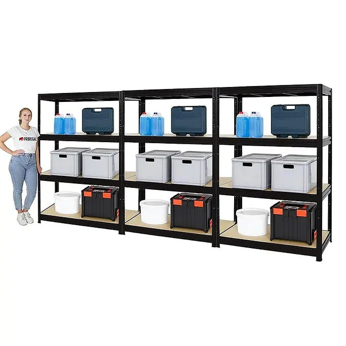 Proregal Schwerlastregal Mega Deal DINO - H x B x T: 180 x 120 x 60 cm, Traglast pro Boden: 600 kg, Anzahl Böden: 4 Stk., Stecken, Schwarz - Regal mit vier Ebenen, gefüllt mit verschiedenen Aufbewahrungsboxen, flankiert von einer Frau zur Größenanzeige.