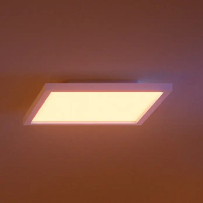 Philips Hue LED-Panel White & Color Ambiance Surimu - Neue Generation - 24,8 W, L x B x H: 30 x 30 x 4,6 cm, Weiß, Opal, RGBW - Moderne quadratische Deckenleuchte mit warmweißem Licht, ideal für Wohn- und Arbeitsbereiche.