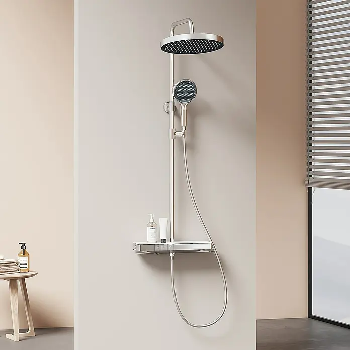 Emke Duschsystem F22 - Mit Thermostatarmatur, Lochabstand: 71,8 cm, Anzahl Strahlarten: 3 Stk., Chrom - Elegante Duschsäule mit Kopf- und Handbrause. Die Duscharmatur bietet zusätzlichen Komfort durch ein integriertes Ablagefach für Badutensilien.