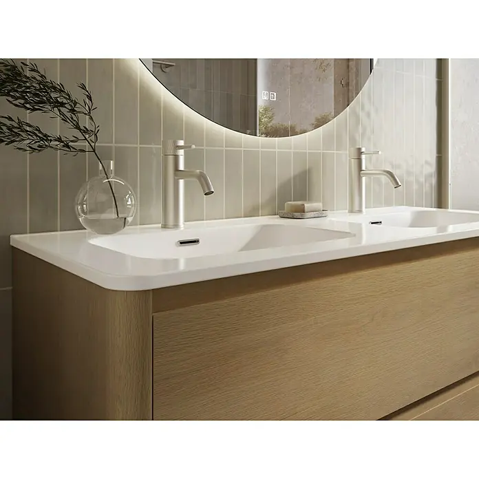 Thebalux Badmöbel-Set Sunny - Gesamtbreite Badmöbel: 121 cm, Blanc, Matt - Elegantes Doppelwaschbecken mit Holzunterschrank und Armaturen. Das schlichte Design mit dem runden Spiegel verleiht dem Bad eine moderne Note.