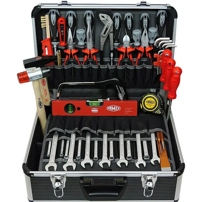 Famex Werkzeugkoffer - L x B x H: 45,5 x 35,5 x 16 cm, 98 -tlg. - Werkzeugkoffer mit einer Vielzahl von Werkzeugen, darunter Schraubendreher, Zangen, Schraubenschlüssel und ein Hammer.
