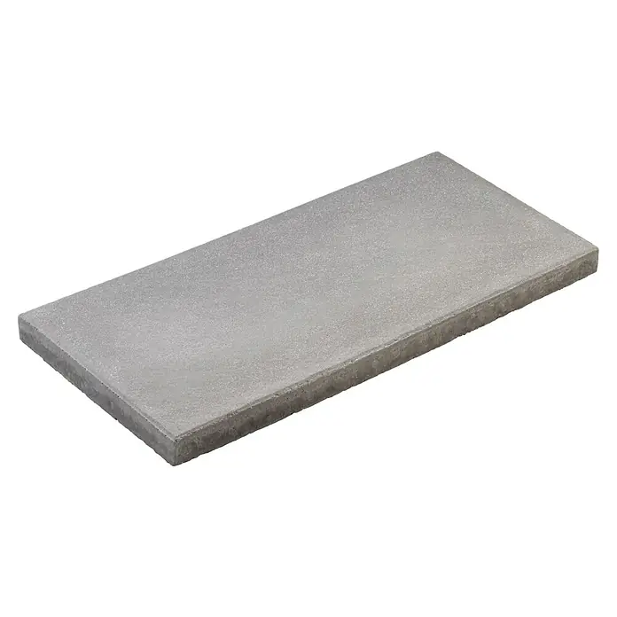 Diephaus Terrassenplatte Rancho - 60 x 30 x 4 cm, Mittelgrau, Beton - Ein grauer Betonpflasterstein mit leicht strukturierter Oberfläche, ideal für Gehwege oder Terrassen im Außenbereich.