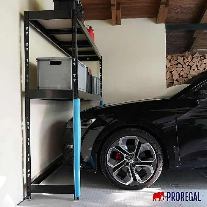 Proregal Schwerlastregal Garagenregal HERCULES - H x B x T: 180 x 240 x 50 cm, Traglast pro Boden: 300 kg, Anzahl Böden: 2 Stk., Stecken, Schwarz - Schwarzes Metallregal mit blauer Polsterung, ideal zur Aufbewahrung von Gegenständen in Garagen oder Lagerräumen.