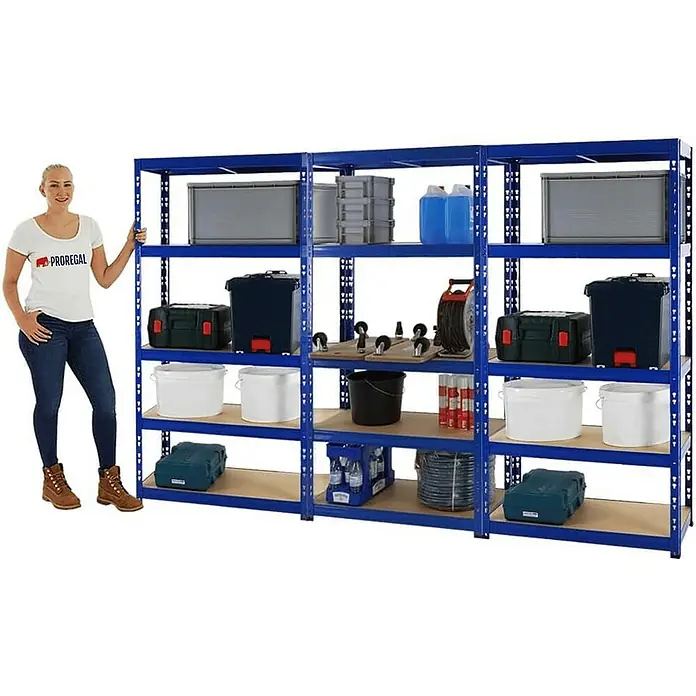 Proregal Schwerlastregal Mega Deal Tiger - H x B x T: 180 x 90 x 45 cm, Traglast pro Boden: 265 kg, Anzahl Böden: 5 Stk., Stecken, Blau - Ein großes, blaues Metallregal mit Holzregalböden, das mit verschiedenen Gegenständen wie Behältern und Eimern gefüllt ist.