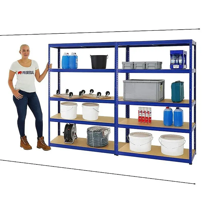Proregal Schwerlastregal Mega Deal Big Elephant S - H x B x T: 180 x 120 x 45 cm, Traglast pro Boden: 250 kg, Anzahl Böden: 5 Stk., Stecken, Blau - Abbildung eines blauen Lagerregals mit fünf Regalböden, beladen mit verschiedenen Gegenständen, neben einer Frau.