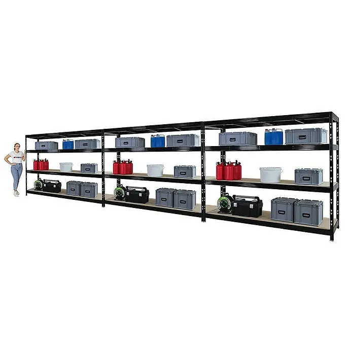 Proregal Schwerlastregal Mega Deal Profi RHINO - Traglast pro Boden: 450 kg, Anzahl Böden: 4 Stk., Stecken, Schwarz - Schwarzes Metallregal mit vier Regalböden, auf denen verschiedene Behälter und Geräte stehen, für eine ordentliche Aufbewahrung.