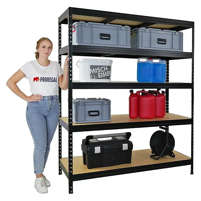 Proregal Schwerlastregal Rivet - H x B x T: 180 x 150 x 60 cm, Traglast pro Boden: 250 kg, Anzahl Böden: 5 Stk., Stecken, Schwarz - Produktfoto eines schwarzen Schwerlastregals mit fünf Böden, das mit diversen Gegenständen und Boxen bestückt ist.