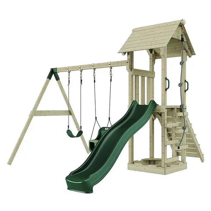 OutdoorToys Kinderspielturm Vimmerby - L x B x H: 332 x 357 x 273 cm, Grün - Bild eines hölzernen Kinderspielturms mit Schaukel, Rutsche und Kletterseil vor neutralem Hintergrund.