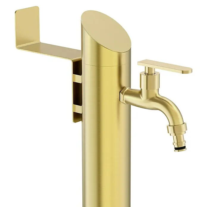 GardWell Wasserzapfstelle Comfort Style - Gold, Höhe: 93 cm, Edelstahl - Nahaufnahme einer glänzenden, goldenen Gartensäule mit Wasserhahn, die modernes Design und Funktionalität vereint.