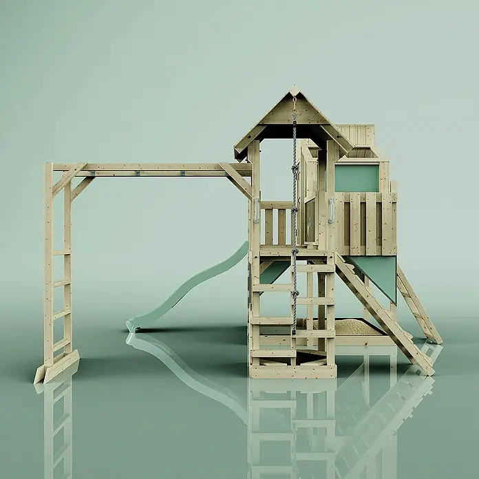 OutdoorToys Kinderspielturm Polarplay Ludvig - L x B x H: 444 x 406 x 291 cm, Grün - Ein hölzerner Kinderspielturm mit Rutsche, Klettergerüst und einem kleinen Häuschen für stundenlangen Spielspaß im Garten.
