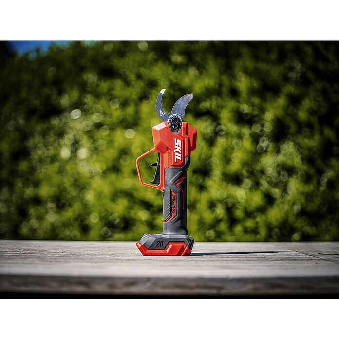 Skil PWRCore 20V Accu-snoeischaar + Gratis Accu Compressor (20 V, Li-ion, Excl. accu, Max. takdikte: 28 mm) | BAUHAUS