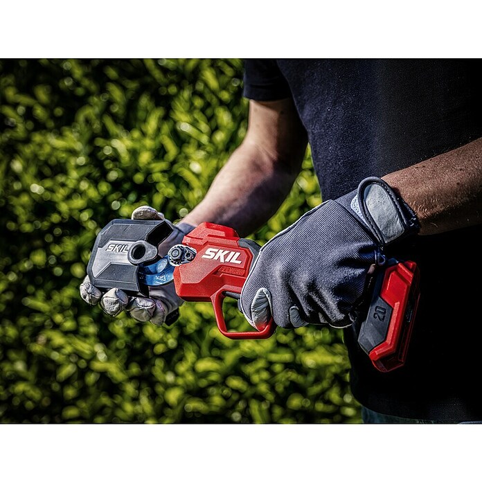 Skil PWRCore 20V Accu-snoeischaar + Gratis Accu Compressor (20 V, Li-ion, Excl. accu, Max. takdikte: 28 mm) | BAUHAUS