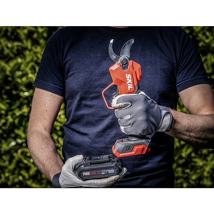 Skil PWRCore 20V Accu-snoeischaar + Gratis Accu Compressor (20 V, Li-ion, Excl. accu, Max. takdikte: 28 mm) | BAUHAUS