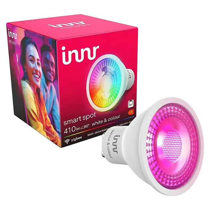 Innr Lighting Smart-LED-Lampe - GU10, Dimmbar, RGBW, 410 lm, 4,9 W, 1 Stk. - Ein Innr Smart Spot LED-Leuchtmittel, das weißes und farbiges Licht erzeugen kann, mit zugehöriger Verpackung.