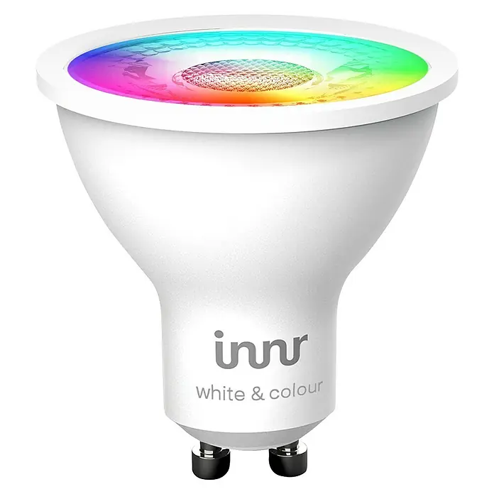 Innr Lighting Smart-LED-Lampe - GU10, Dimmbar, RGBW, 410 lm, 4,9 W, 1 Stk. - Nahaufnahme einer smarten Innr LED-Lampe, die weißes und farbiges Licht bietet, ideal für stimmungsvolle Beleuchtung.