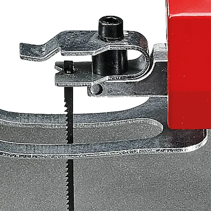 Einhell Dekupiersäge TC-SS 406 E - 120 W, 400 U/min - 1.600 U/min - Nahaufnahme einer Metallsäge mit rotem Griff und gezacktem Sägeblatt. Präzisionswerkzeug für Handwerker und Heimwerker.