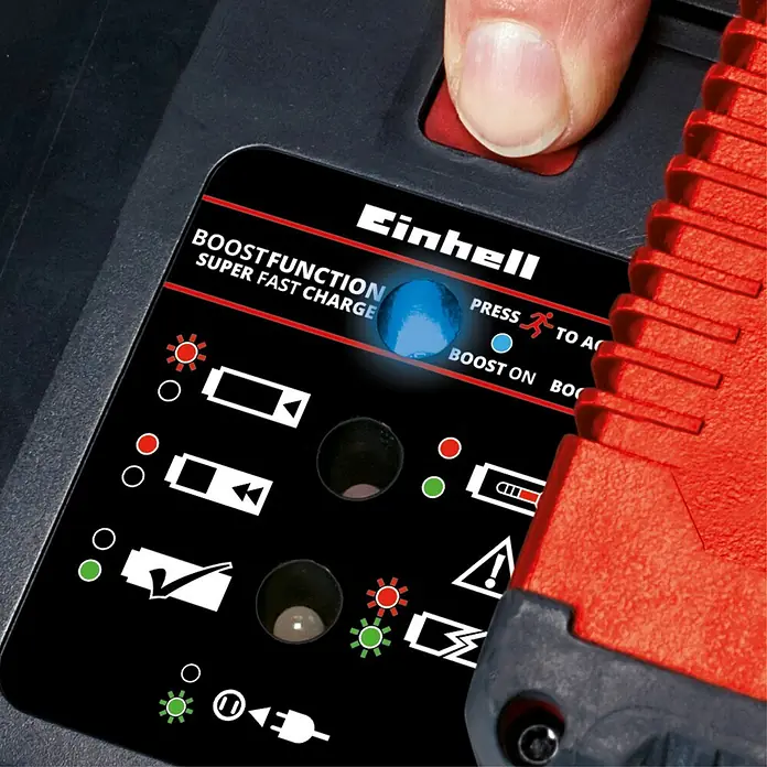 Einhell Power X-Change 18V Akku-Ladegerät Power X-Boostcharger 8A - Ladespannung: 18 V - Nahaufnahme eines Einhell Batterieladegeräts mit Fokus auf die Bedienelemente und Anzeigen für Schnellladung.