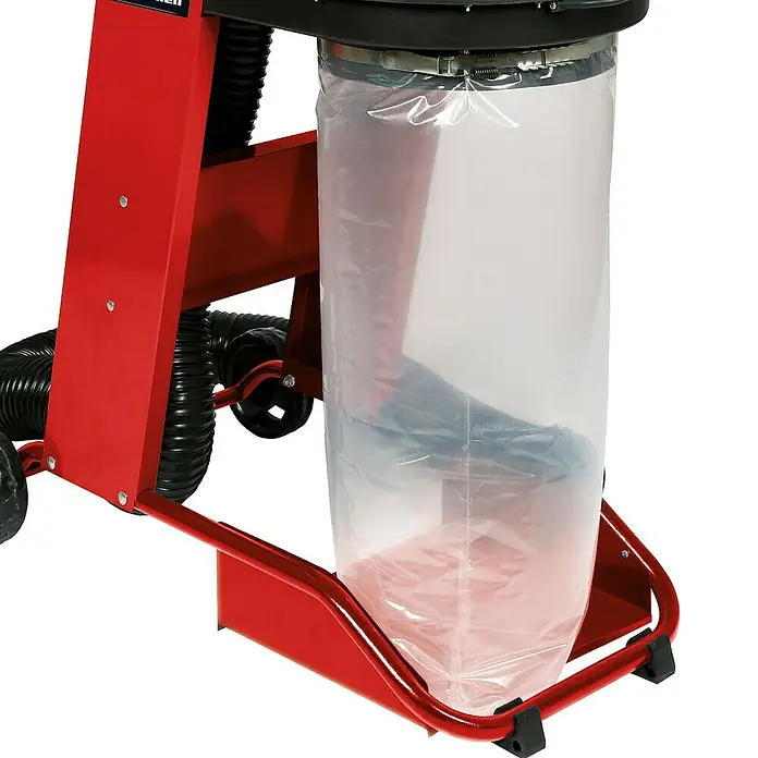 Einhell Absauganlage TE-VE 550/2 A - 2.400 W, Staubbeutelvolumen: 65 l - Ein roter Staubsauger mit einem durchsichtigen Beutel für Staub und Späne. Der Staubsauger steht auf einem roten Rahmen mit schwarzen Rädern.
