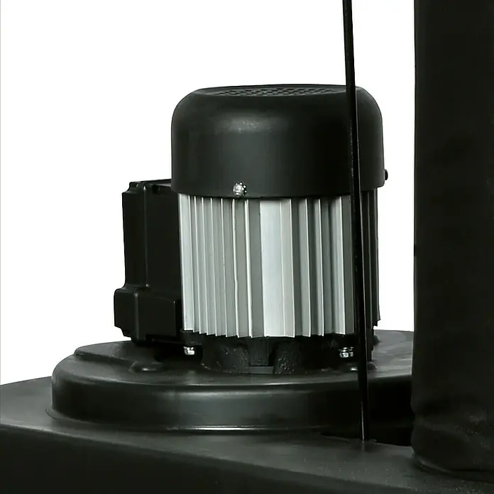 Einhell Absauganlage TE-VE 550/2 A - 2.400 W, Staubbeutelvolumen: 65 l - Nahaufnahme eines Industriemotors mit Kühlrippen und schwarzer Abdeckung, montiert auf einer dunklen Basis.