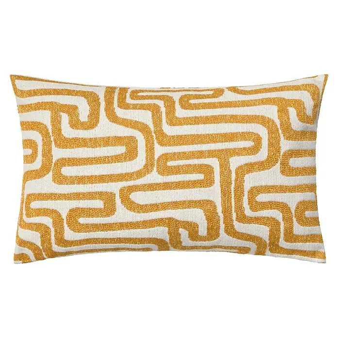 Cojín Art - 50 x 30 cm, Textil, Mostaza, Rectangular - Cojín decorativo con diseño geométrico. El cojín oblongo presenta un diseño sinuoso amarillo sobre un fondo blanco.