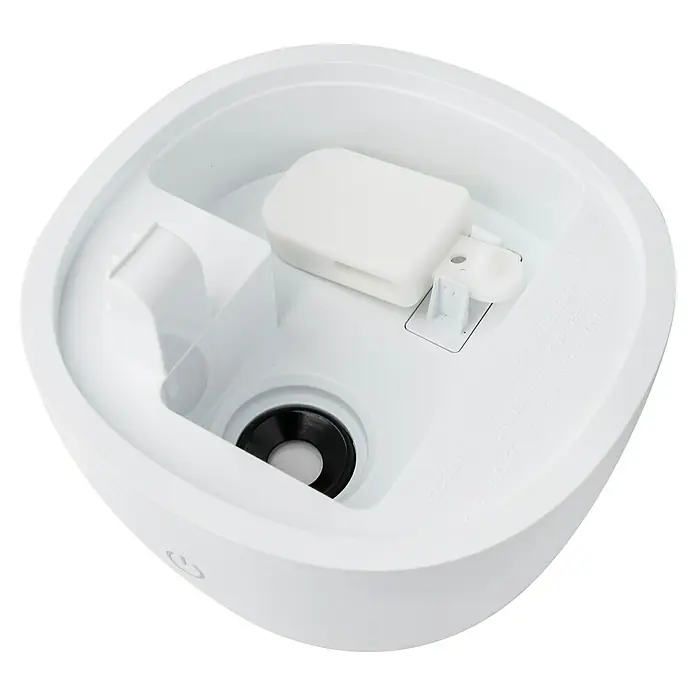 Emerio Luftbefeuchter Ultraschall - Weiß, 30 W, Raumgröße: 30 m², Fassungsvermögen Wassertank: 4 l - Detailaufnahme des Inneren eines Luftbefeuchters, der eine weiße, minimalistische Ästhetik aufweist.