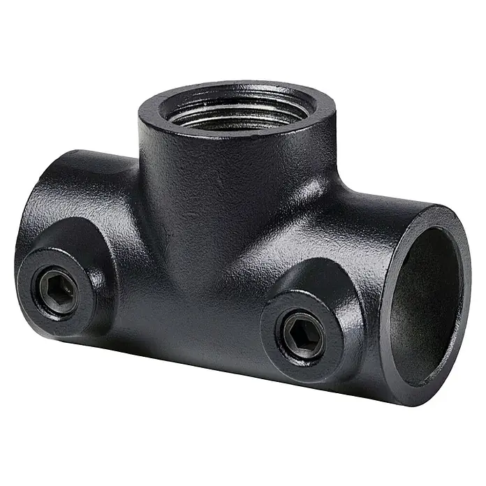 Dolle Pipe Conector de estante doble - Dimensión de la rosca en pulgadas: ¾″ - Primer plano de un conector de tubo en T negro. La pieza de tubo tiene roscas internas y tornillos de fijación.