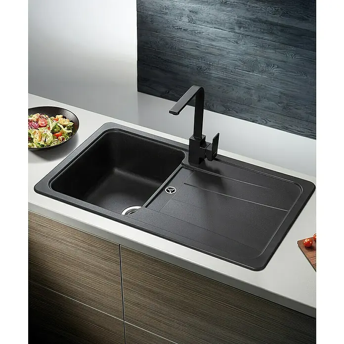 Admiral Einbauspüle Mannheim 2.0 - B x L: 86 x 50 cm, Schwarz - Elegante schwarze Küchenspüle mit Abtropffläche und modernem Wasserhahn. Perfekt für stilvolle Küchen.