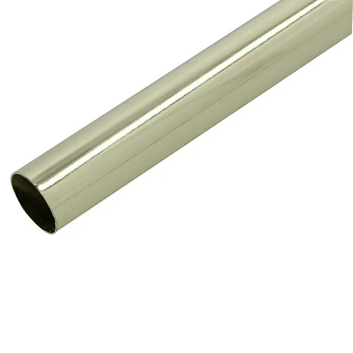 Kleiderstange - Ø x L: 20 x 600 mm - Nahaufnahme eines glänzenden, goldenen Metallrohrs mit einer glatten, reflektierenden Oberfläche, ideal für dekorative oder industrielle Anwendungen.