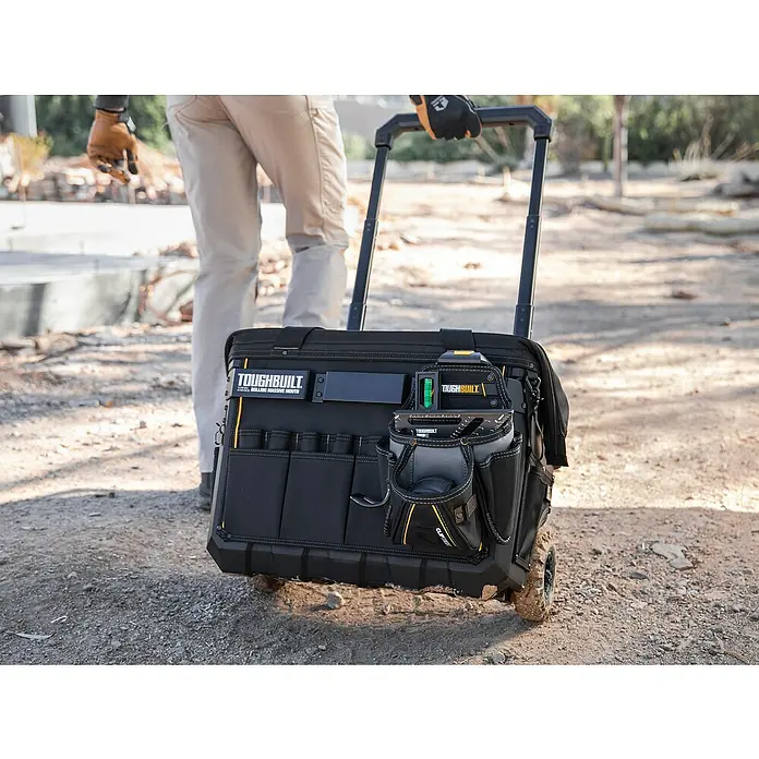 ToughBuilt Caja profesional con ruedas Massive Mouth® - 22'', L x An x Al: 630 x 375 x 490 mm - El bolso de herramientas ToughBuilt Rolling Massive Mouth con asa extensible y muchos bolsillos para un fácil transporte de herramientas.