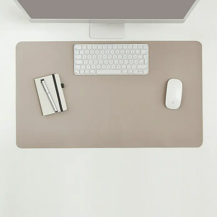 Zeller Present Unterlage Schreibtischunterlage - 70 x 40 cm, Creme, PVC - Schreibtischunterlage aus Leder mit Tastatur, Maus, Notizbuch und Stift. Die perfekte Ergänzung für jeden Arbeitsplatz.