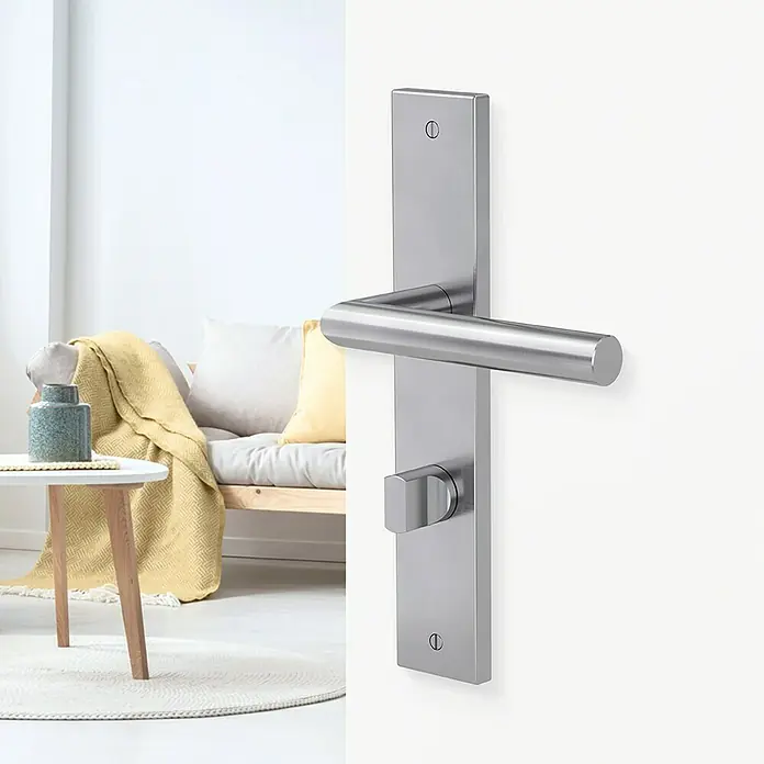 Diamond Doors Modern Zimmertürgarnitur WC Iowa L-Form - Stärke Tür: 38 mm - 45 mm, Edelstahl, L-Form, Schlitzkopf/Olive - Elegante Türgarnitur aus Edelstahl mit modernem Design. Ideal für stilvolle Innenräume und eine hochwertige Optik.