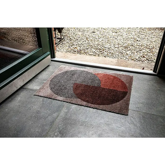 Fußmatte Manhatten - Beige/Terracotta, 70 x 50 cm, 100 % Polyamid - Die Fußmatte vor der Tür hat ein modernes Design mit Kreisen in verschiedenen Farben. Perfekt, um den Eingangsbereich aufzuwerten.