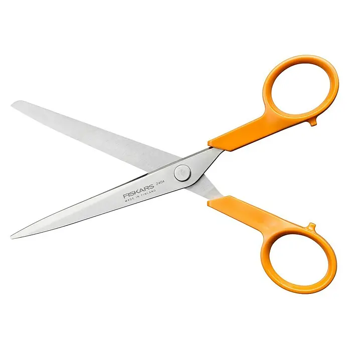Fiskars Universalschere Classic - Länge: 16 cm, Orange - Eine Zickzackschere von Fiskars mit orangen Griffen und gezackten Klingen, ideal zum Basteln und für kreative Projekte.
