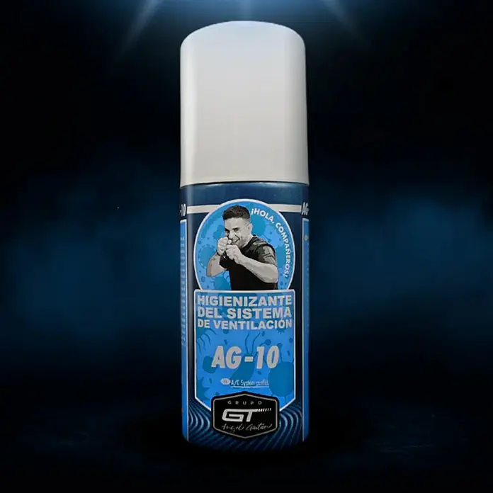 GT Automoción Purificador de aire AG-10 - Incoloro, 100 ml - En la imagen se muestra una lata de desinfectante AG-10 para sistemas de ventilación con el eslogan "¡HOLA, COMPAÑEROS!".