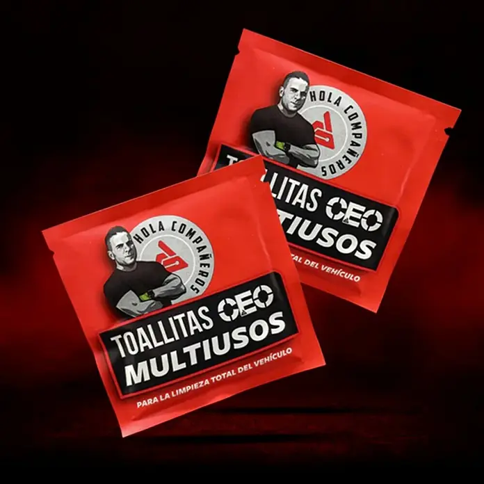 GT Automoción Toallitas húmedas CEO - 12 ud. - Imagen del producto que muestra las toallitas "Toallitas CEO Multiusos", ideales para la limpieza completa del vehículo.