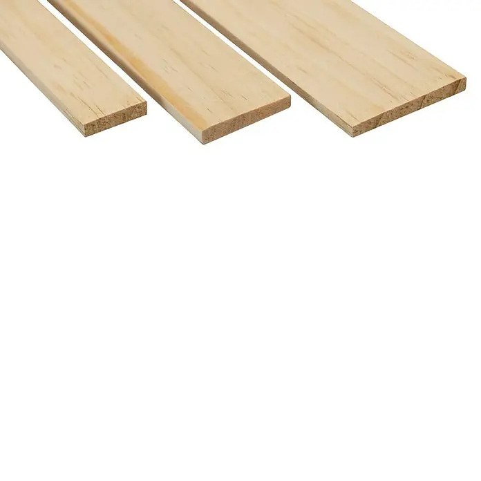 Listón para construcción - 240 x 2,9 x 0,5 cm, Pino, Beige - Tres tablas de madera clara de diferentes tamaños apiladas, ideales para proyectos de bricolaje y construcciones.