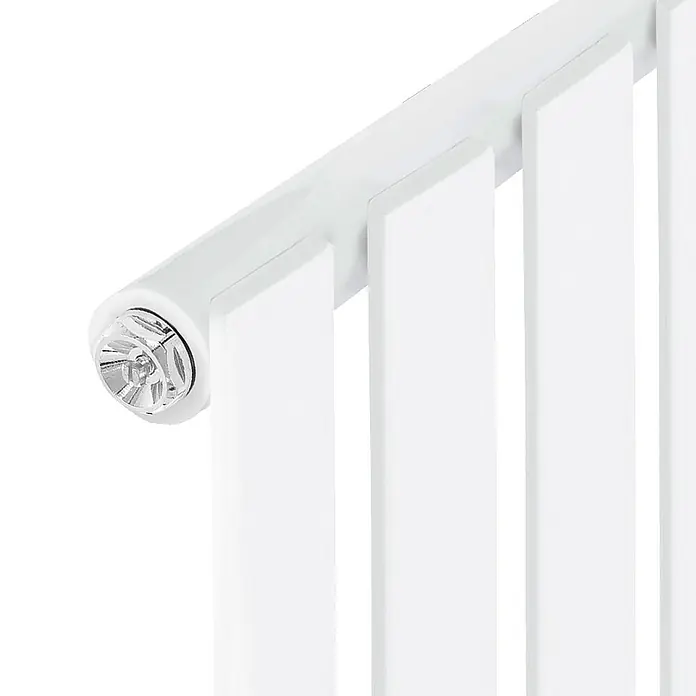 LuxeBath Badheizkörper Design Handtuchheizkörper Handtuchwärmer Mittelanschluss Radiator - B x H: 37 x 180 cm, Weiß - Ein weißer Heizkörper mit einem kleinen LED-Spot am Ende des horizontalen Rohrs, der ein modernes und minimalistisches Design zeigt.