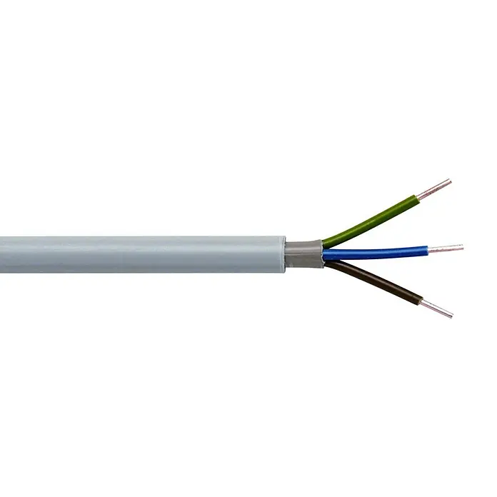Mantelleitung NYM-J 3x1,5 mm² - Anzahl Adern: 3, 1,5 mm², 500 m - Nahaufnahme eines Elektrokabels mit drei farbigen Adern. Das Kabel hat eine graue Ummantelung und freiliegende Kupferdrähte.