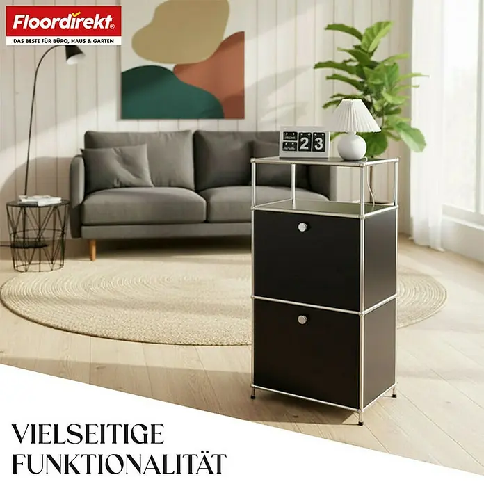 Floordirekt Metallregal Concept Epure MK-120 - 50 x 40 x 100 cm Schwarz - H x B x T: 100 x 50 x 40 cm, Anzahl Böden: 4 Stk., Schrauben, Schwarz - Dieses Bild zeigt ein elegantes Sideboard mit zwei schwarzen Schubladen und verchromtem Gestell in einem stilvollen Wohnraum.