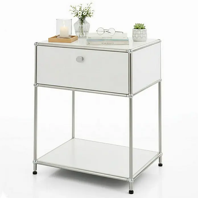 Floordirekt Metallregal Concept Epure MK-139 - 50 x 40 x 65 cm Weiß - H x B x T: 65 x 50 x 40 cm, Anzahl Böden: 3 Stk., Schrauben, Weiß - Weißer Nachttisch mit Schublade und Ablagefläche. Die silberfarbenen Metallrohre bilden einen schönen Kontrast zum Weiß.