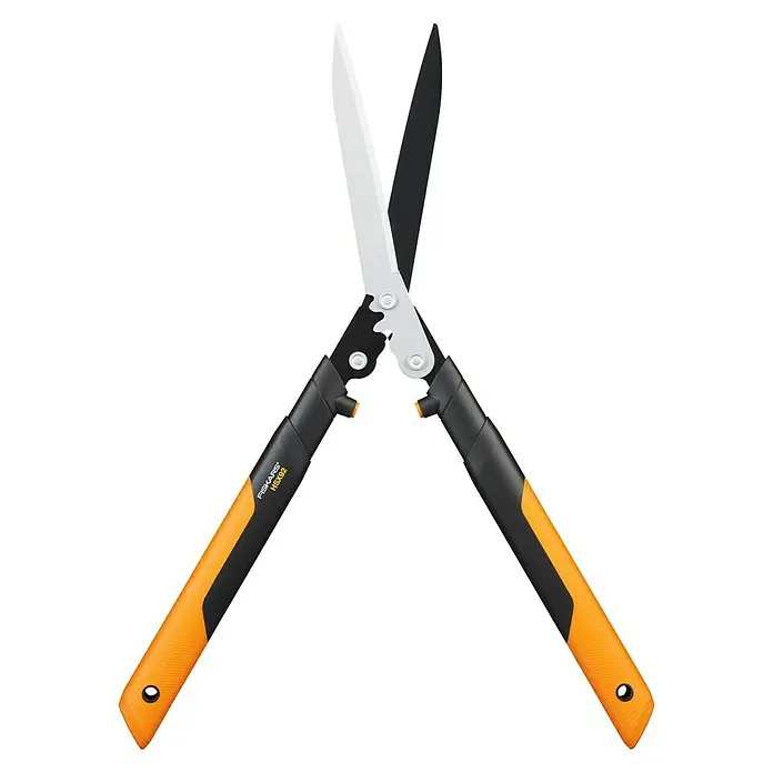 Fiskars Getriebe-Heckenschere Powergear X HSX 92 - Länge: 63 cm - Gartenschere mit orangefarbenen Griffen. Die Gartenschere hat eine schwarze und eine weisse Klinge für präzise Schnitte.