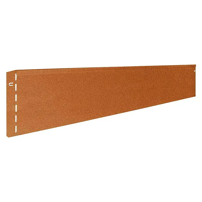 Bellissa Rasenkante Corten - Rost, 118 x 13 cm - Detailaufnahme einer braunen Metalleiste mit Aussparungen, ideal für Bauprojekte und zur Befestigung von Bauelementen.