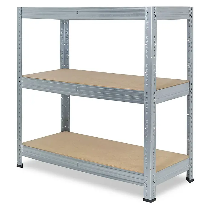shelfplaza Schwerlastregal PRO - H x B x T: 90 x 80 x 60 cm, Traglast pro Boden: 200 kg, Stecken, verzinkt - Dreistufiges Schwerlastregal mit grauem Metallrahmen und hellbraunen Regalböden für Lagerung und Organisation.