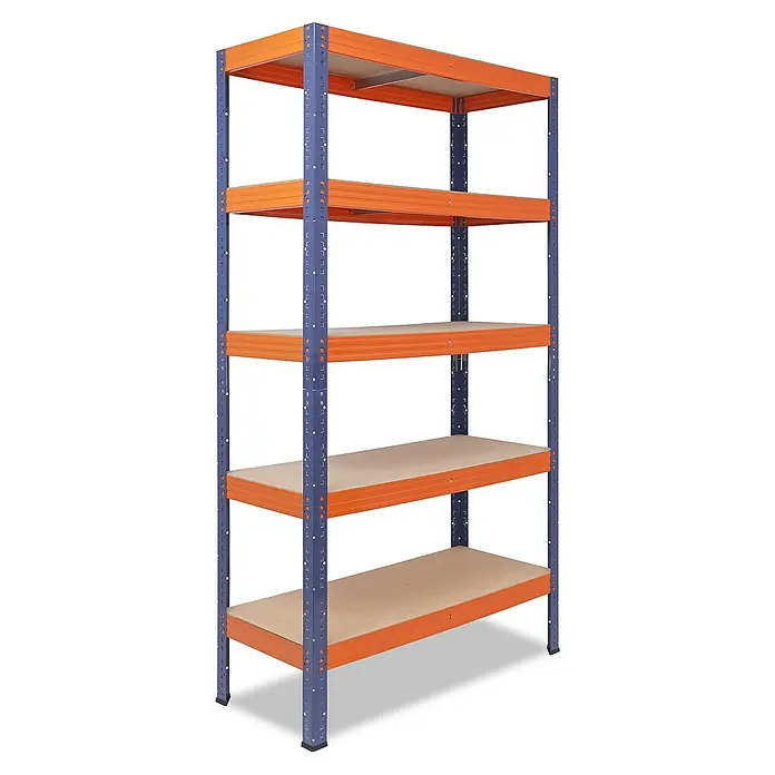 shelfplaza Schwerlastregal PRO - H x B x T: 180 x 60 x 30 cm, Traglast pro Boden: 200 kg, Stecken, blau-orange - Regal mit fünf Ebenen. Das Regal hat blau lackierte Metallecken und orangefarbene Streben, die die Regalböden aus Holz tragen.