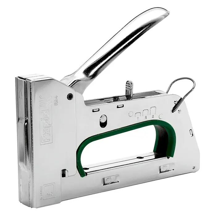 Rapid Handtacker R34E - Klammertiefe: 6 mm - 14 mm, Geeignet für: Flachdrahtklammern Nr. 140 - Bild einer Rapid R34 Handtackermaschine aus Chromstahl, die für diverse Polster- und Befestigungsarbeiten verwendet wird.